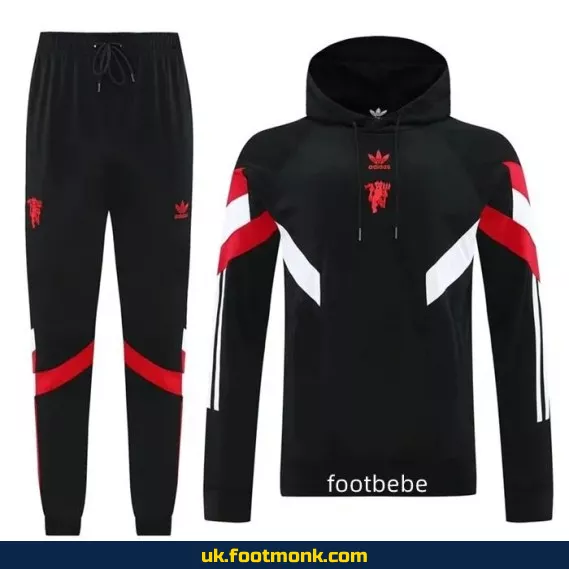 Manchester United 2024 2025 black hooded tracksuit set.