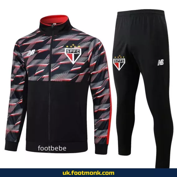 Black men's suit jacket São Paulo 2024 2025.