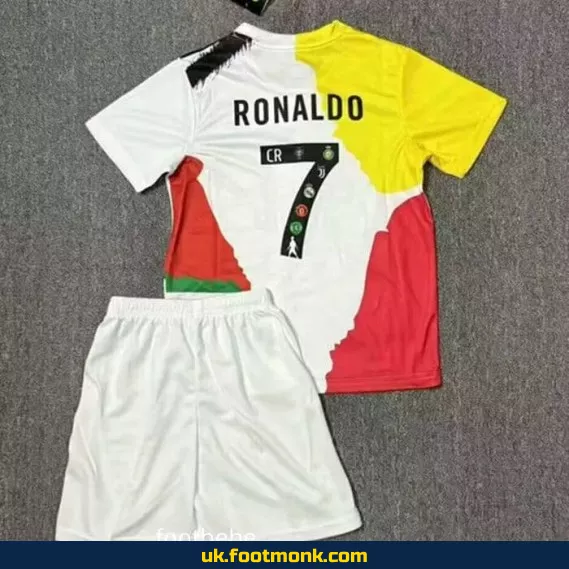 Jersey 7 RONALDO Kids 2025 club combination.
