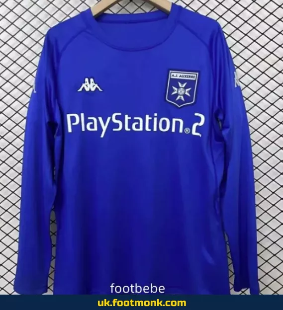 AJ Auxerre Vintage 2003-2004 blue long-sleeved jersey.