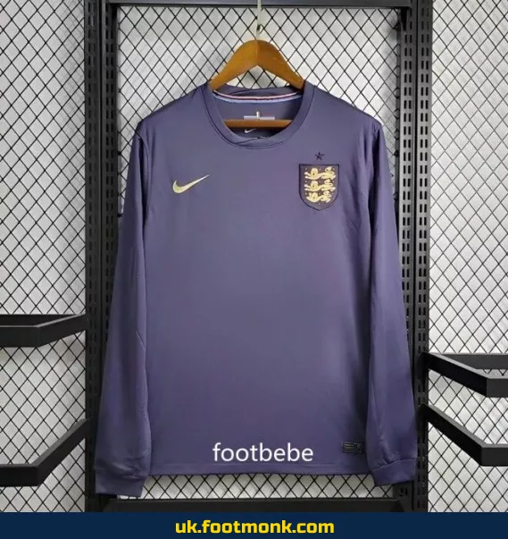 England Euro 2024 away long-sleeved jersey.