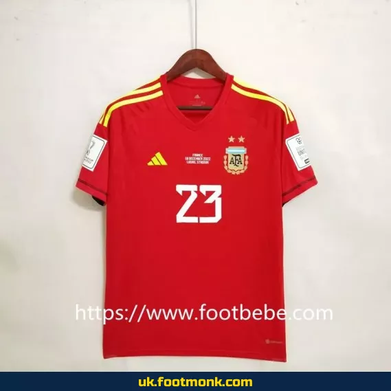 Argentina 2022 World Cup goalkeeper red jersey.