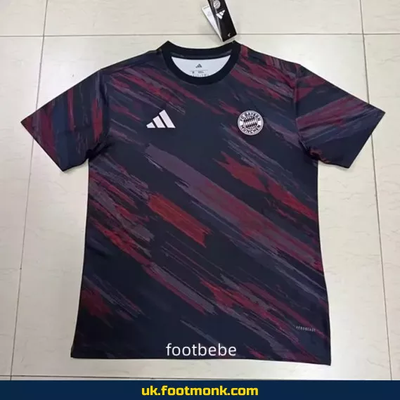 Bayern Munich 2025-2026 training jersey.