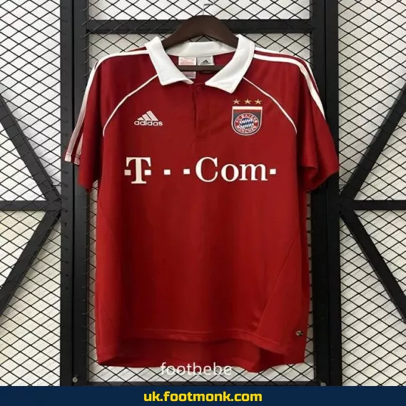 Bayern Munich vintage 2005-2006 home jersey.