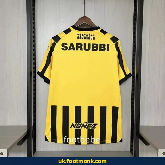 2024-2025 Club Atlético Peñarol home jersey.