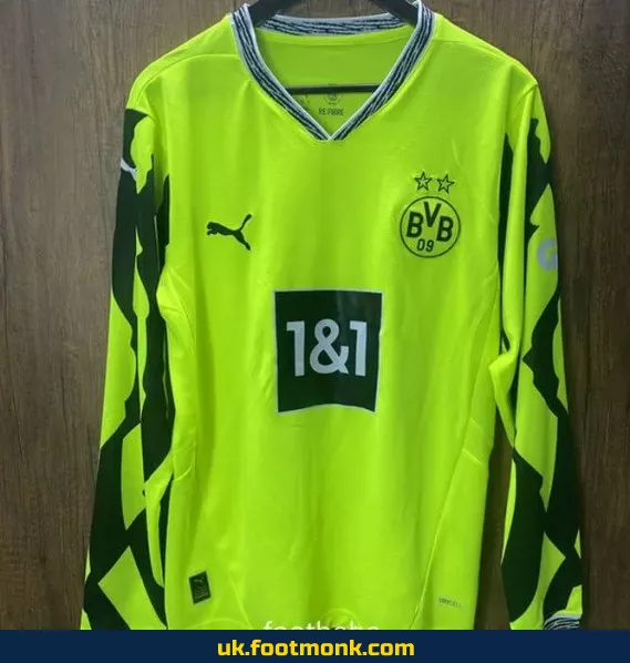 Dortmund jersey 2025 2026 fluorescent green long sleeves.