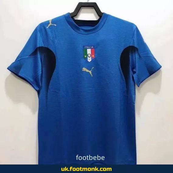 Vintage Italy 2006 home jersey blue.