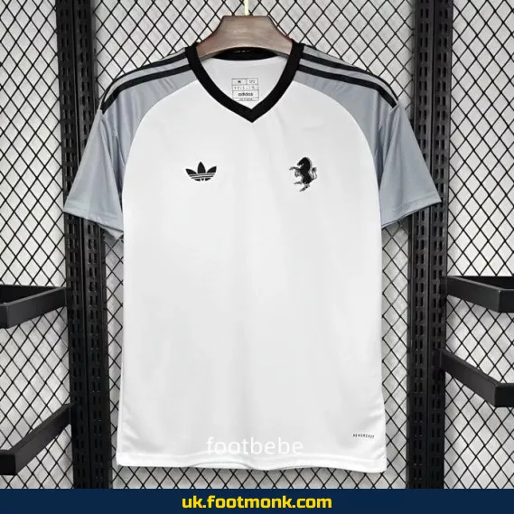 Juventus 2024 2025 training jersey White.