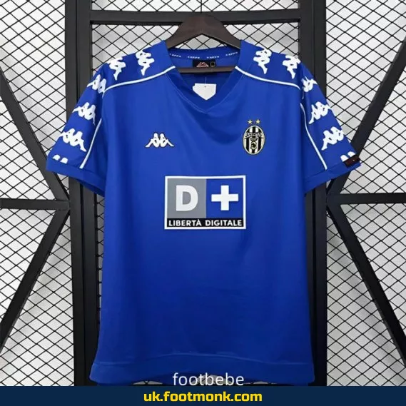 Juventus away vintage jersey 1999 2000.