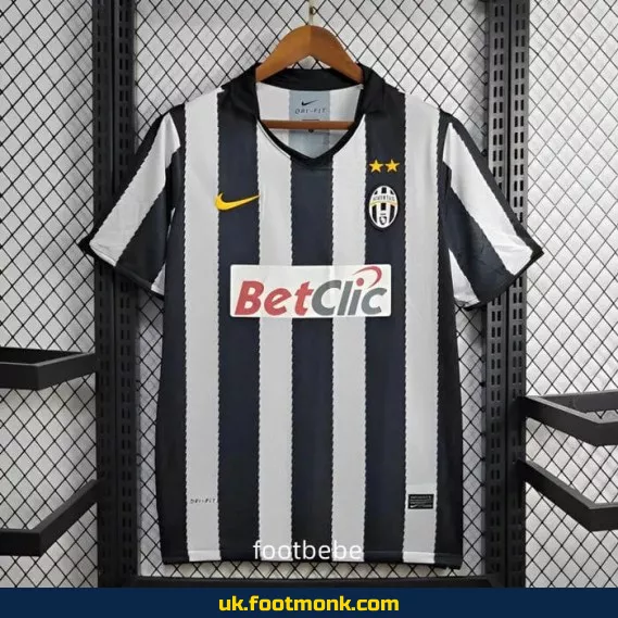 Juventus vintage 2010-2011 home jersey.