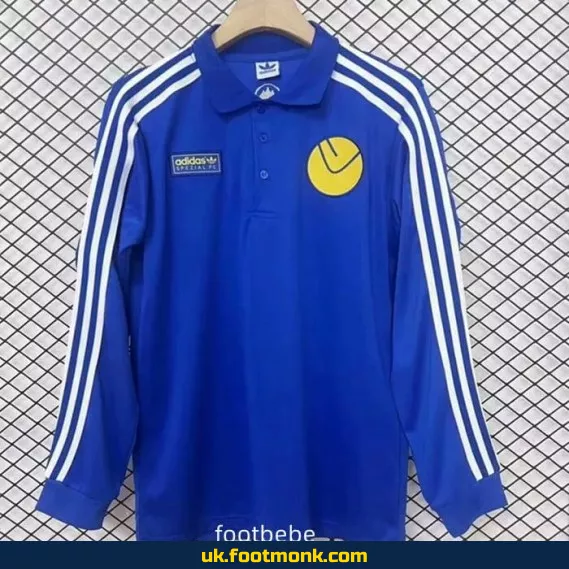 Leeds United 2024 2025 blue long-sleeved jersey.