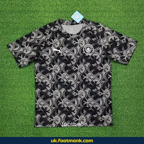 Manchester City 2025 2026 training jersey.