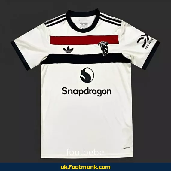 Manchester United 2024-2025 third white jersey.
