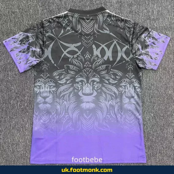 Manchester United jersey 2024-2025 lion.