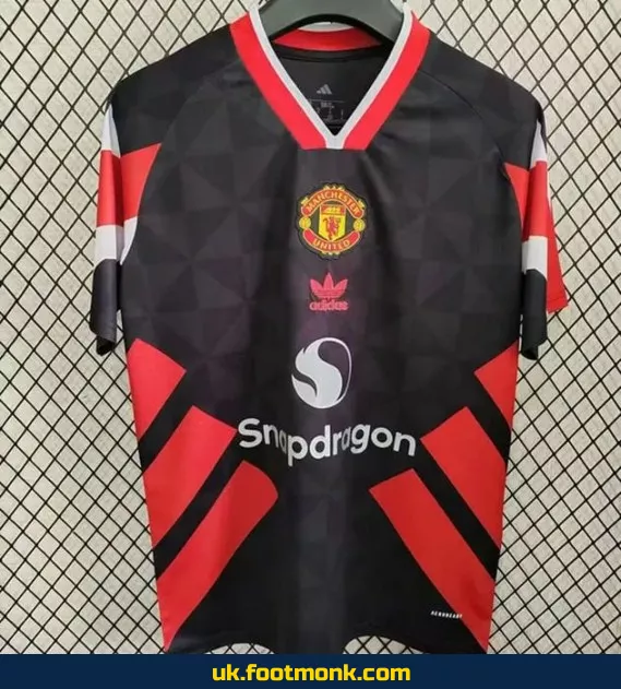 Manchester United 2025 2026 retro black jersey.