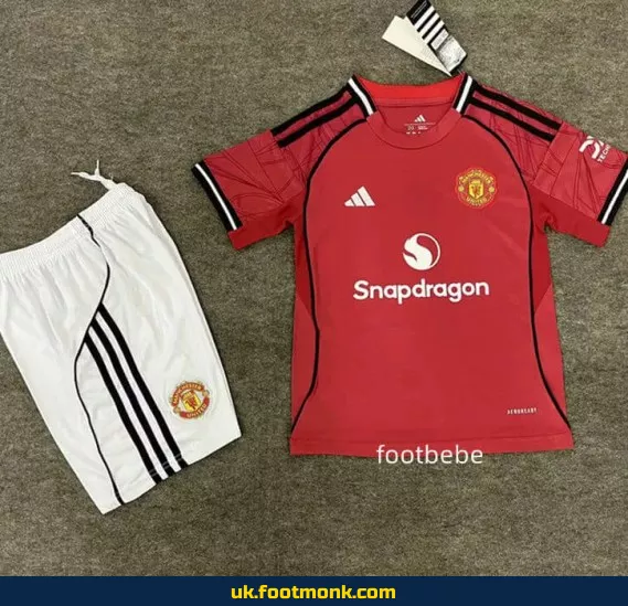 Manchester United 2025-2026 home jersey for kids.