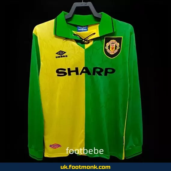 Manchester United Vintage 1992-1994 Third Jersey.