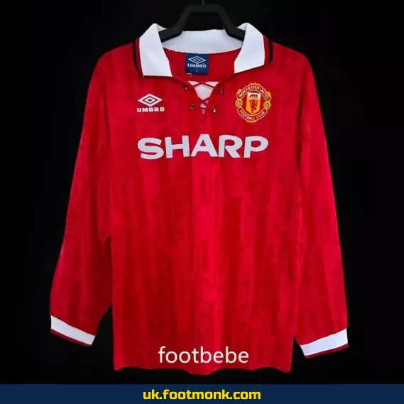 Manchester United Vintage 1993-1994 home long-sleeved jersey.