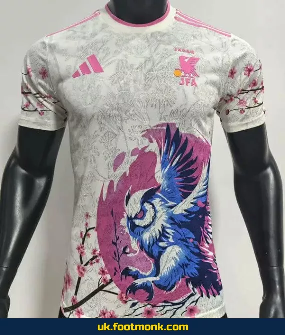 Match jersey Japan 2024 2025 pink logo.