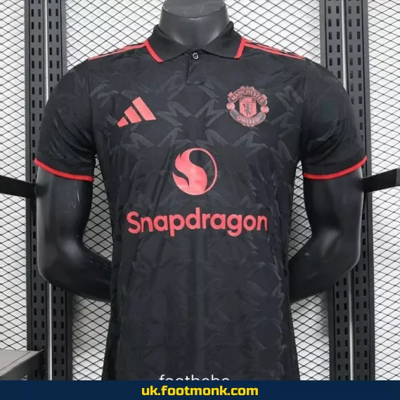 Manchester United 2025 2026 black match jersey polo.