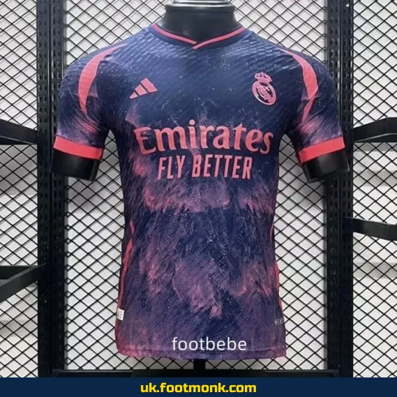 Match jersey Real Madrid 2024 2025 pink special edition.