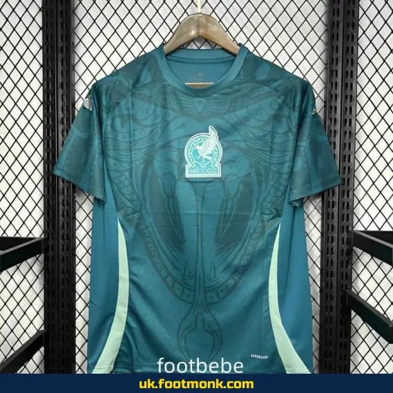 Mexico 2024 pre-match green jersey.