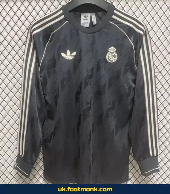 Real Madrid 2024 2025 long-sleeve black jersey.