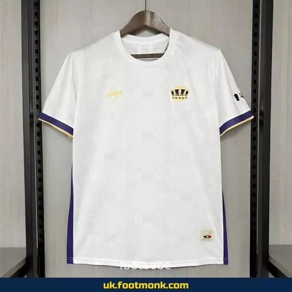 Real Madrid jersey, the Siu Ronaldo 7 white.