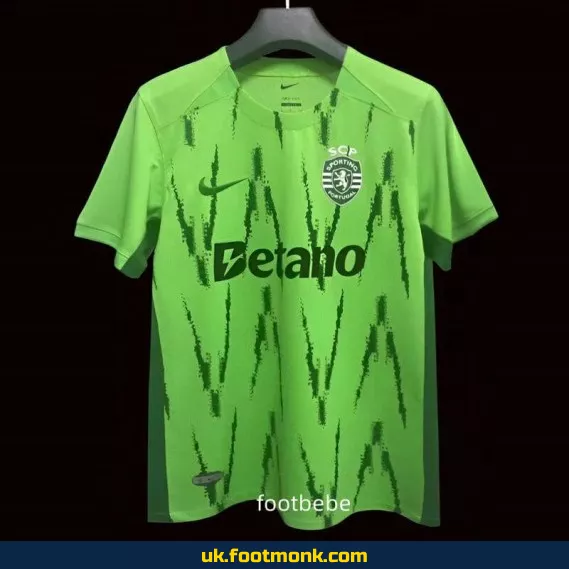 Sporting CP 2024-2025 green jersey.