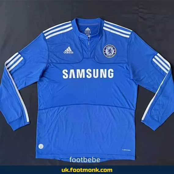Vintage Chelsea 2009 2010 home long-sleeved jersey.