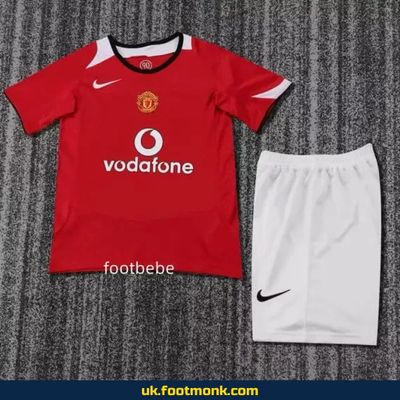 Vintage Manchester United Home Jersey Kids 2004-2006.