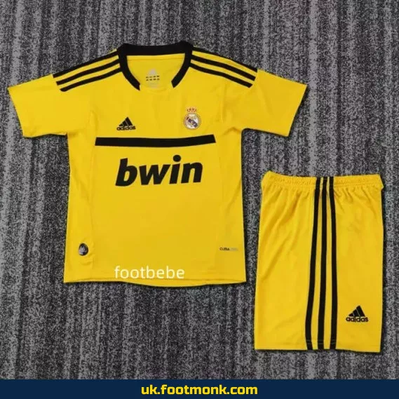 Vintage Real Madrid Child Goalkeeper Jersey 2011 2012.