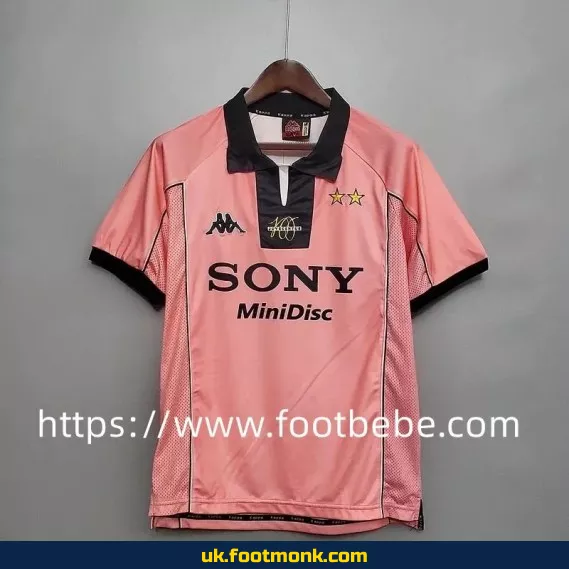 Vintage Juventus 1997-1998 away football jersey.