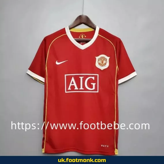 Vintage Manchester United 2006-2007 home football jersey.