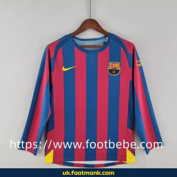 Vintage Barcelona 2005 2006 home long sleeves jersey.
