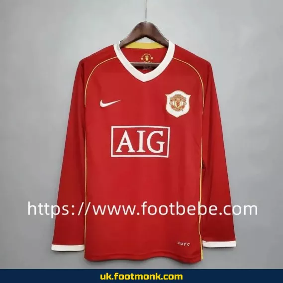 Vintage Manchester United 2006-2007 long sleeves home jersey.