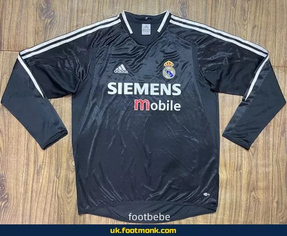 Vintage Real Madrid 2004-2005 away long sleeves jersey.
