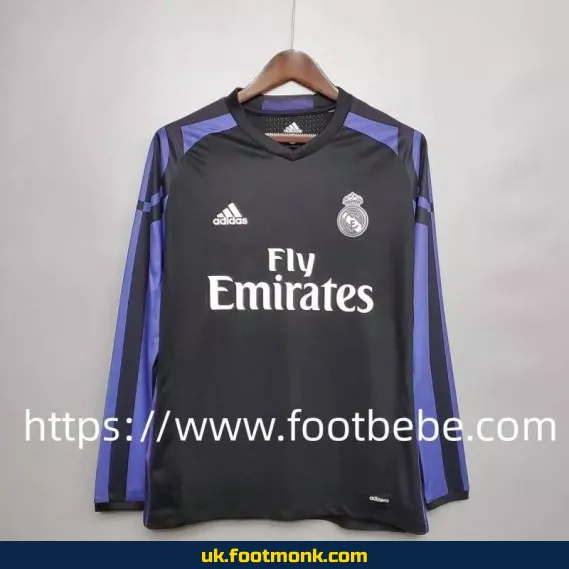 Vintage Real Madrid 2015-2016 long sleeves third jersey.