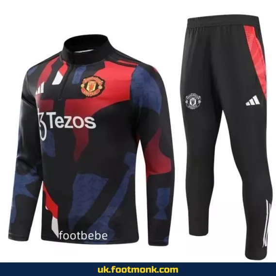Manchester United tracksuit 2024 2025 color matching.